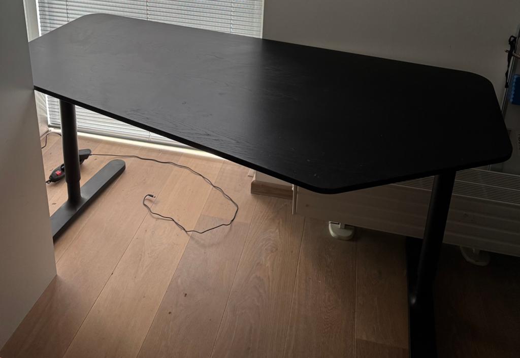 Groot zwart bureau, Ophalen, Zo goed als nieuw