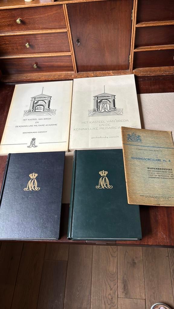 Cadetten almanak 1954 en 1955 - Het kasteel van Breda ea, Ophalen of Verzenden, Landmacht, Nederland, Boek of Tijdschrift