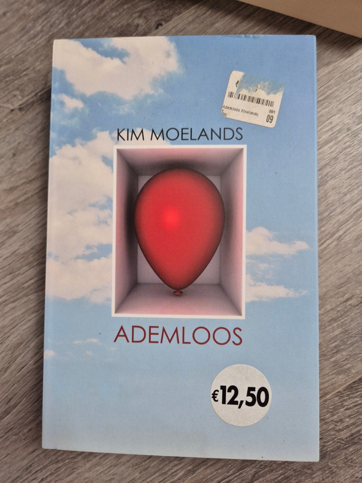 Ademloos - Kim Moelands (Roman), Ophalen of Verzenden, Nieuw, Kim Moelands, Nederland