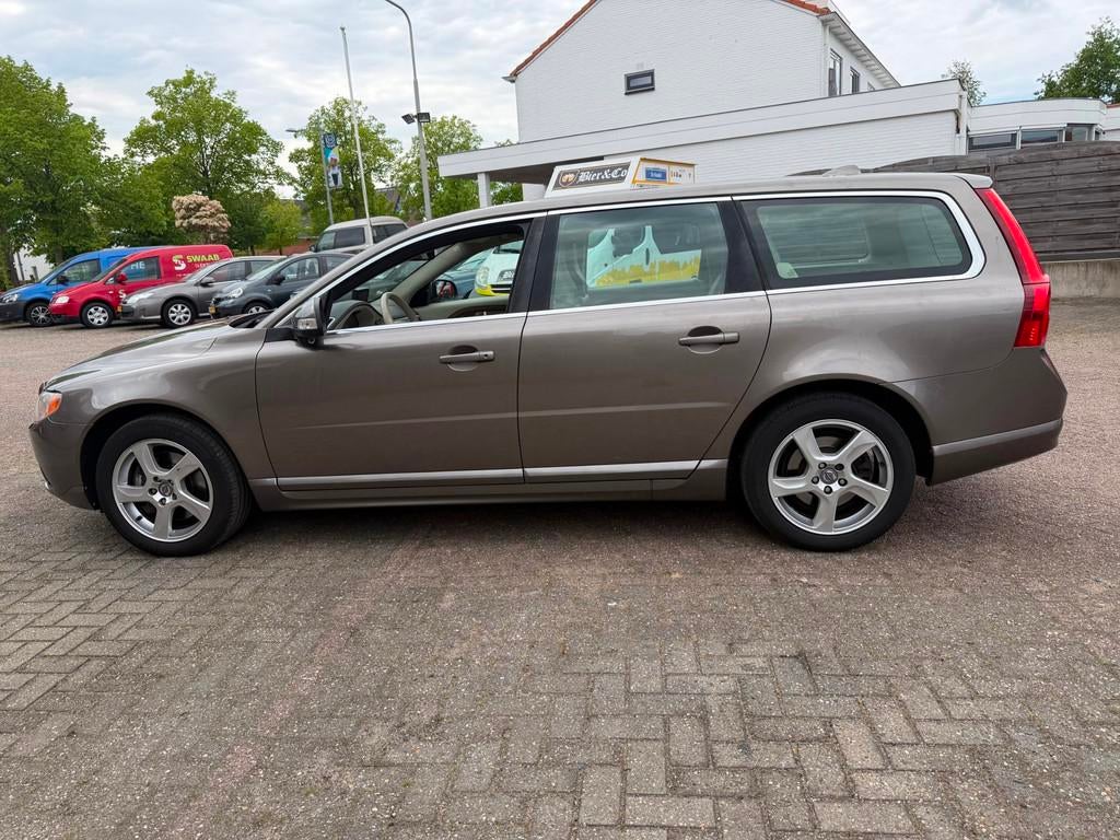 Volvo V70 2.4D,5-CYL.120kw/163pk,Summum,2009, Auto's, Traction-control, Bruin, 163 pk, Diesel
