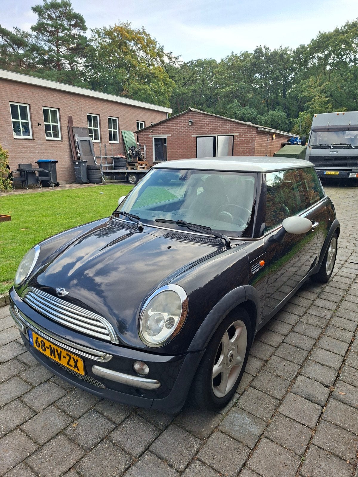 Mini Cooper 2004 Zwart 116pk nieuwe apk, Auto's, Voorwielaandrijving, 15 km/l, 4 cilinders, 4 stoelen