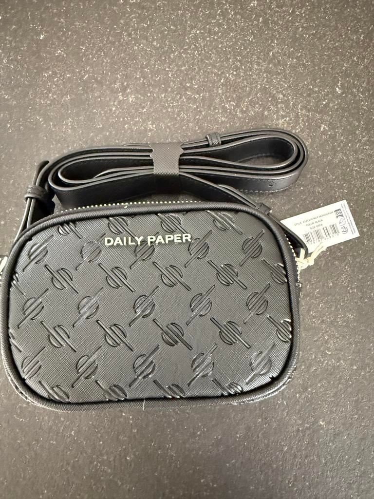 Daily Paper schoudertas met verstelbaar hengsel, Sieraden, Tassen en Uiterlijk, Tassen | Schoudertassen, Zwart, Nieuw, Leer, Ophalen