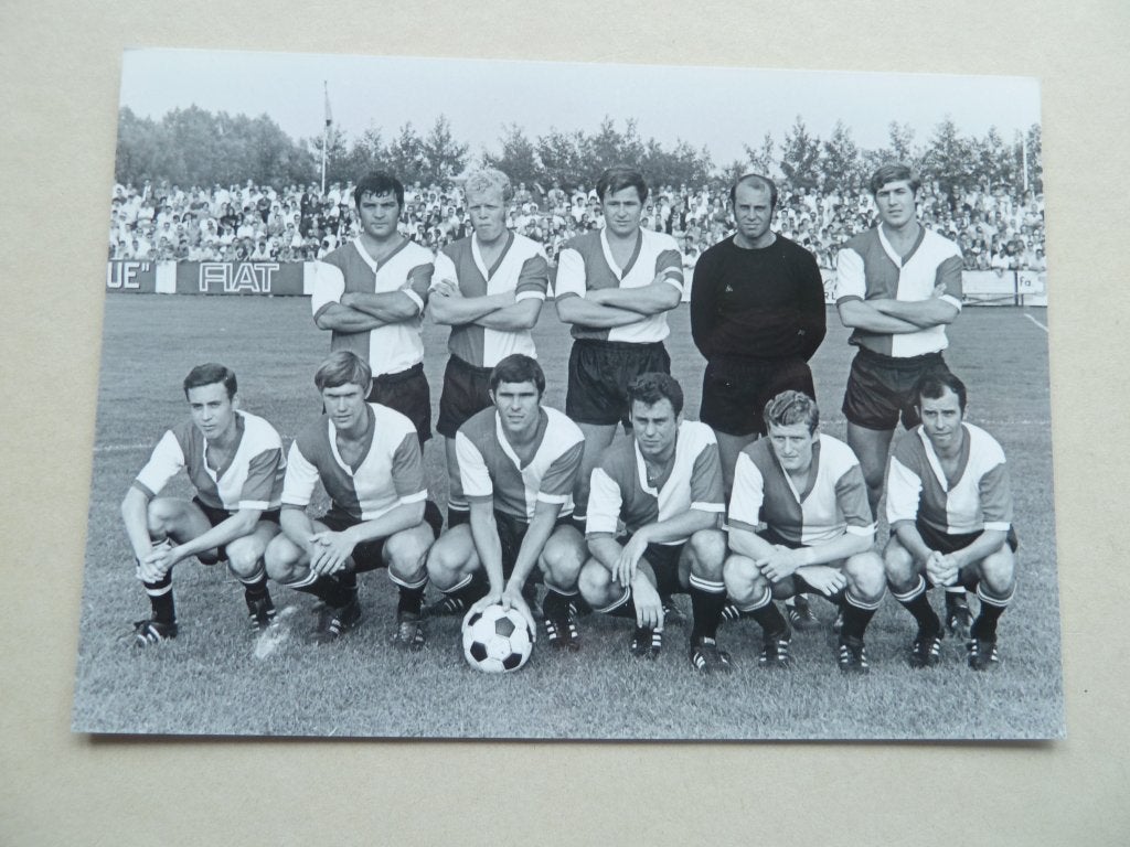 Elftalfoto. Feyenoord  1969/1970. 10,5 x 14,7 cm, Ophalen of Verzenden, Zo goed als nieuw, Feyenoord, Overige typen