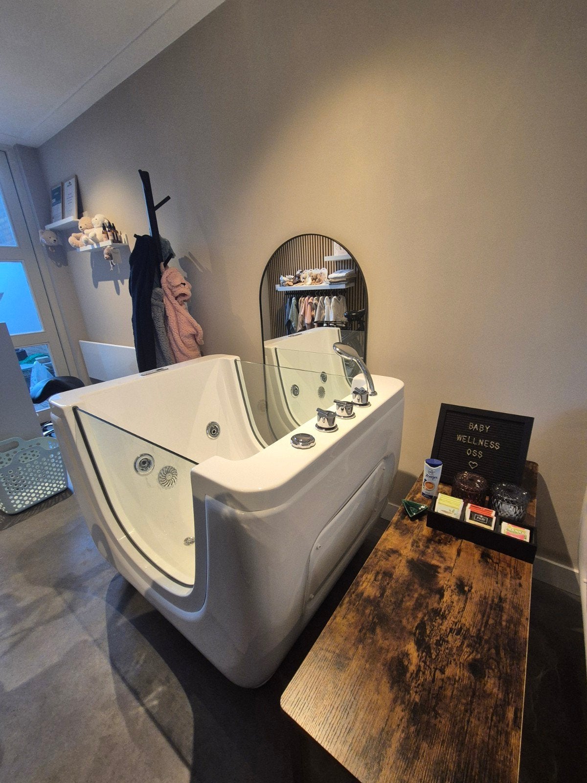 Complete Babyspa ter overname incl. lopende tegoedbonnen, Ophalen, Gebruikt