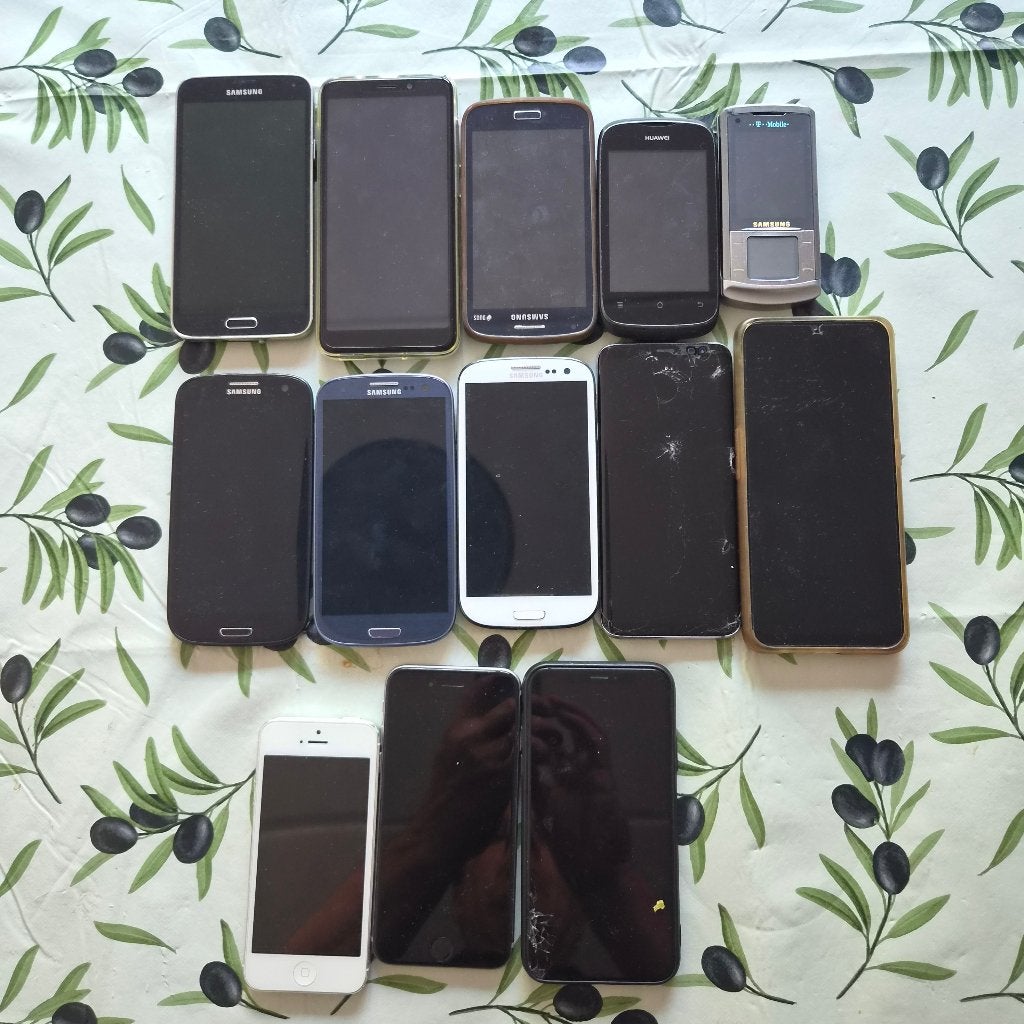 Diverse GSM telefoons: Samsung en 3 iPhones (ouder modellen), Telecommunicatie, Ophalen of Verzenden, Gebruikt, Zwart, Overige modellen