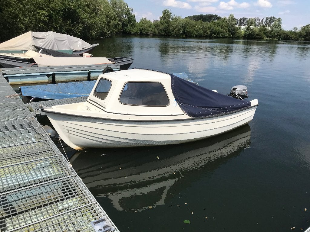 Boot met kajuit, Gebruikt, Buitenboordmotor, 10 pk, Trailer