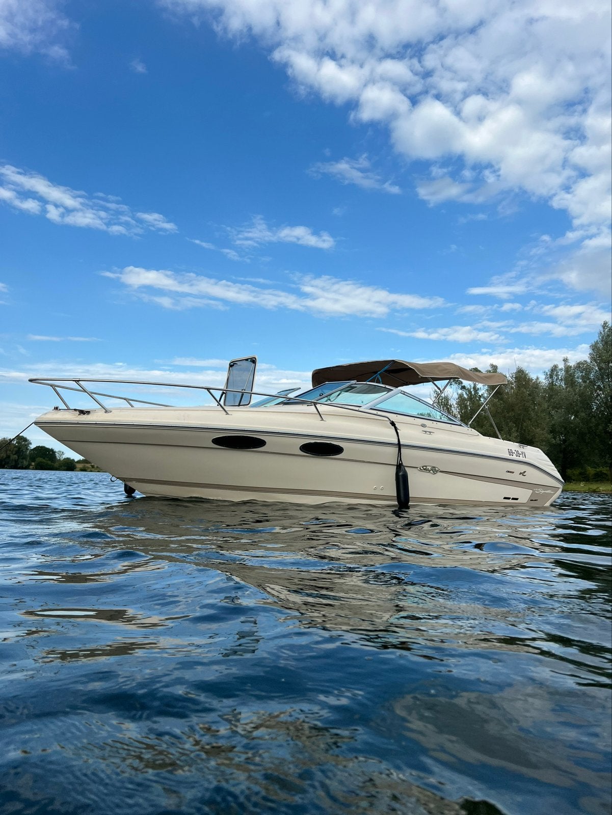 Sea Ray 220 Signature met 7.4L V8 Mercruiser en Bravo 3, Gebruikt, Binnenboordmotor, 335 pk, Biminitop