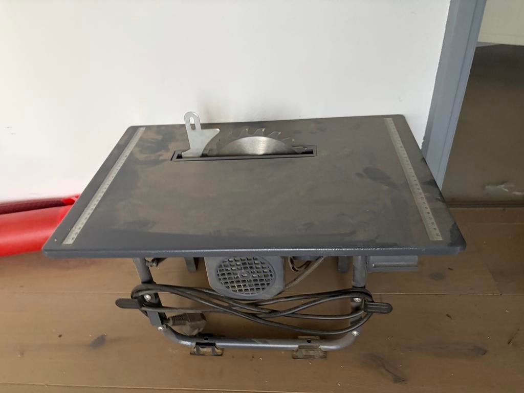 Compacte Zaagtafel - Ideaal voor Thuisgebruik, Gebruikt, Cirkelzaag, 600 tot 1200 watt, Ophalen of Verzenden