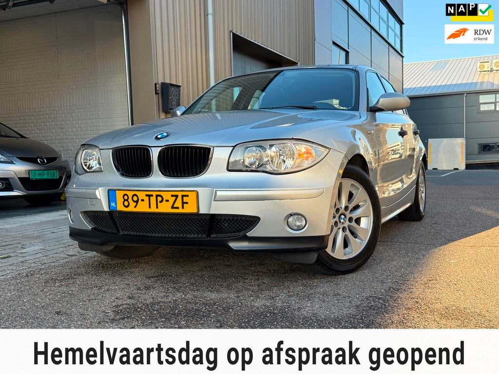 BMW 1-serie 118i Business Line Automaat, Auto's, Achterwielaandrijving, Huisgarantie, 4 cilinders, Origineel Nederlands