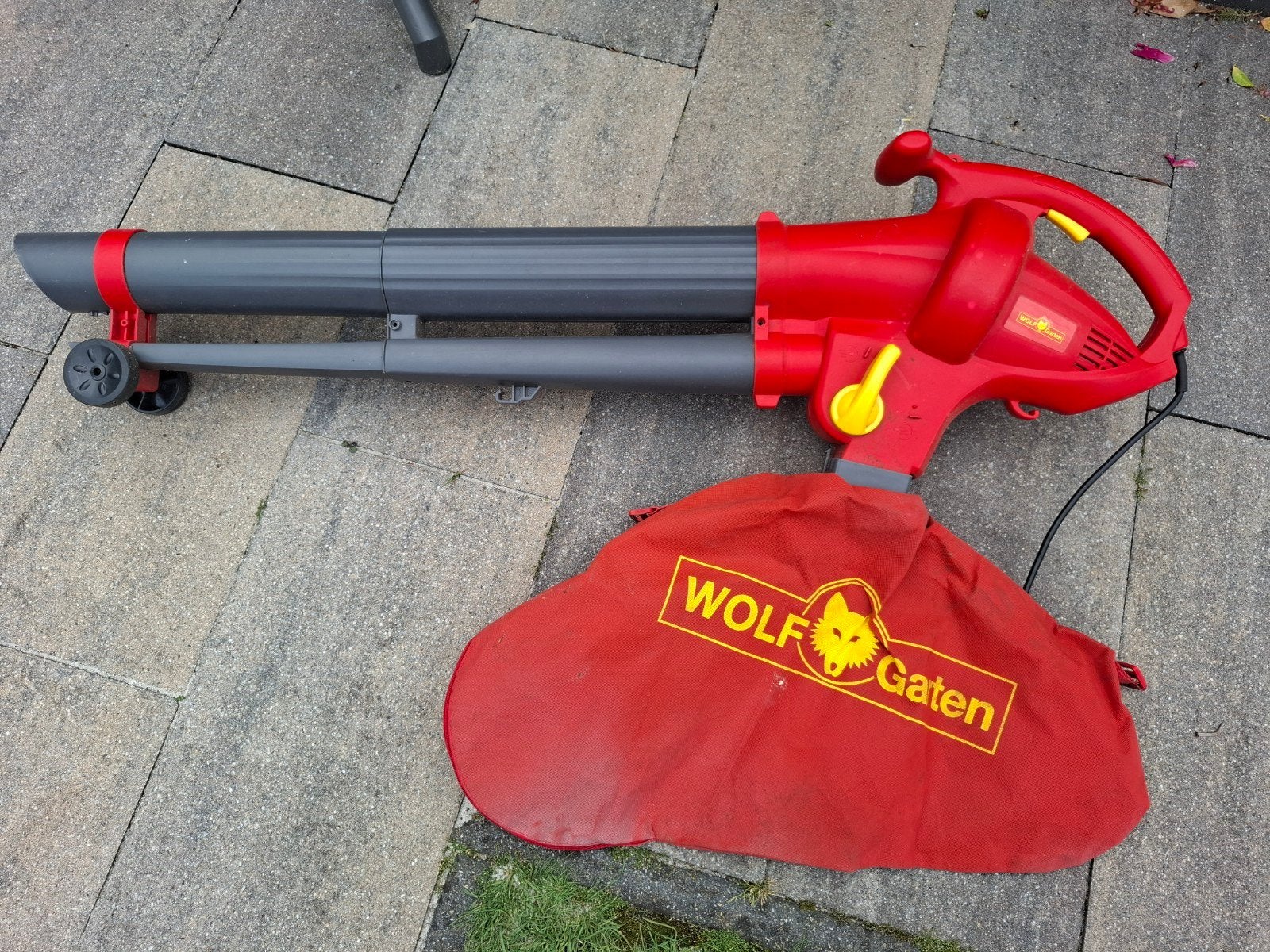 Wolf-Garten LBV 2600 E Bladblazer & Bladzuiger 2600W, Gebruikt, Met opvangzak, Handgedragen, Ophalen of Verzenden