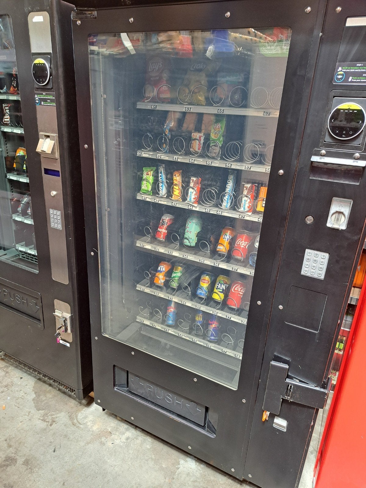 Vendo OUTDOOR combi automaat gekoeld, Ophalen