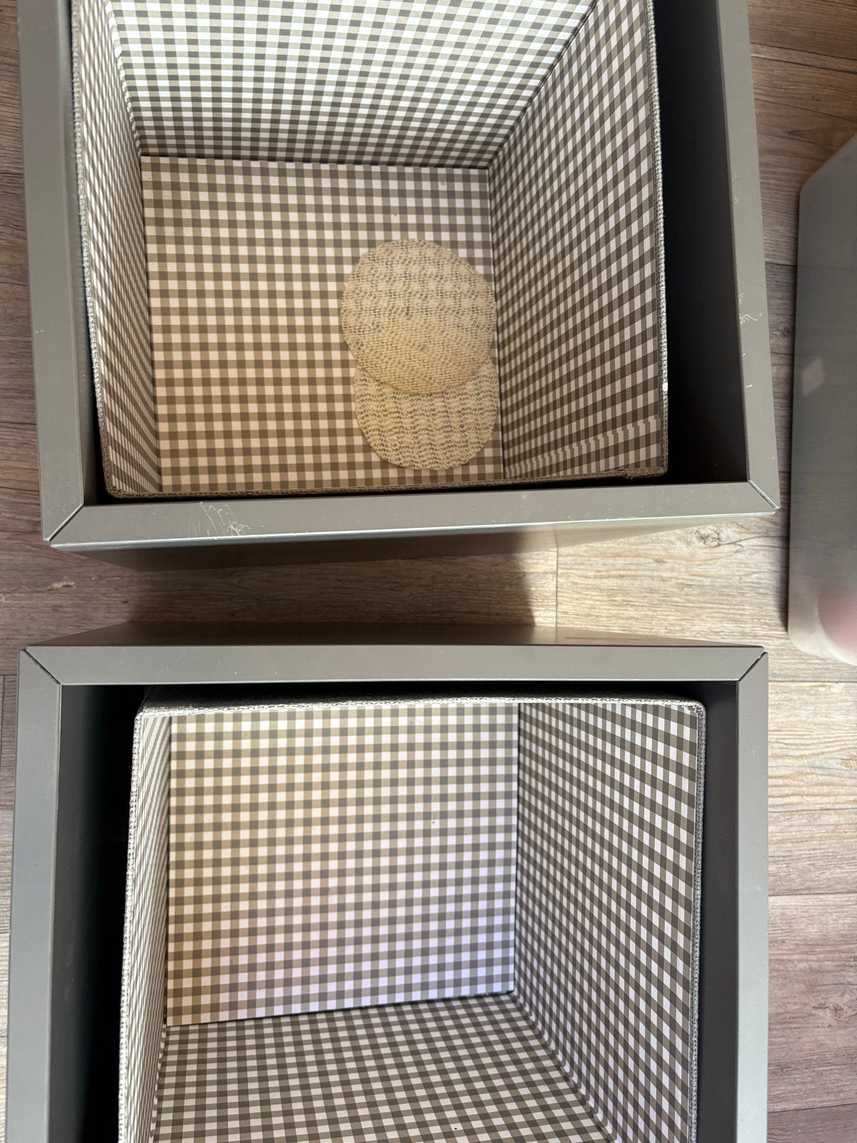 IKEA EKET kasten met geruite inzet, Ophalen, Zo goed als nieuw
