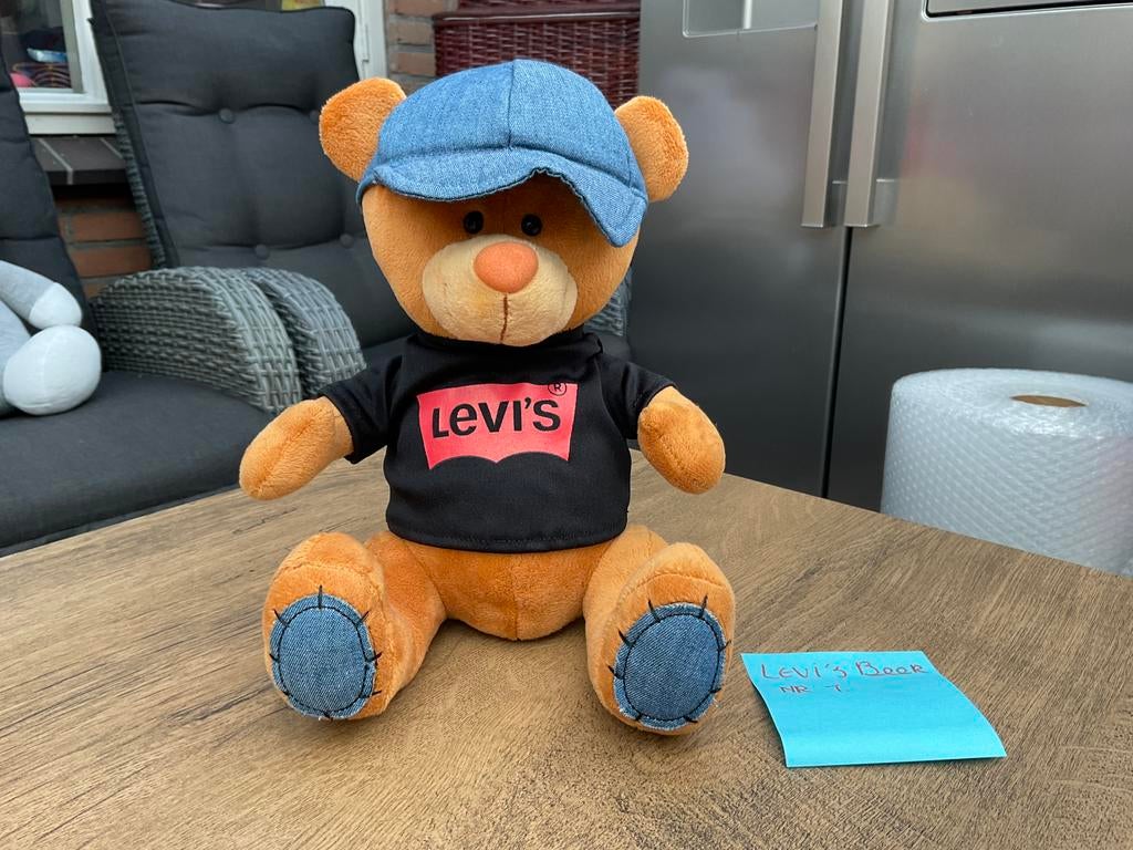 Nieuwe zgan beer met shirtje en pet, teddybeer ca 20 cm, Verzamelen, Ophalen, Nieuw, Stoffen beer
