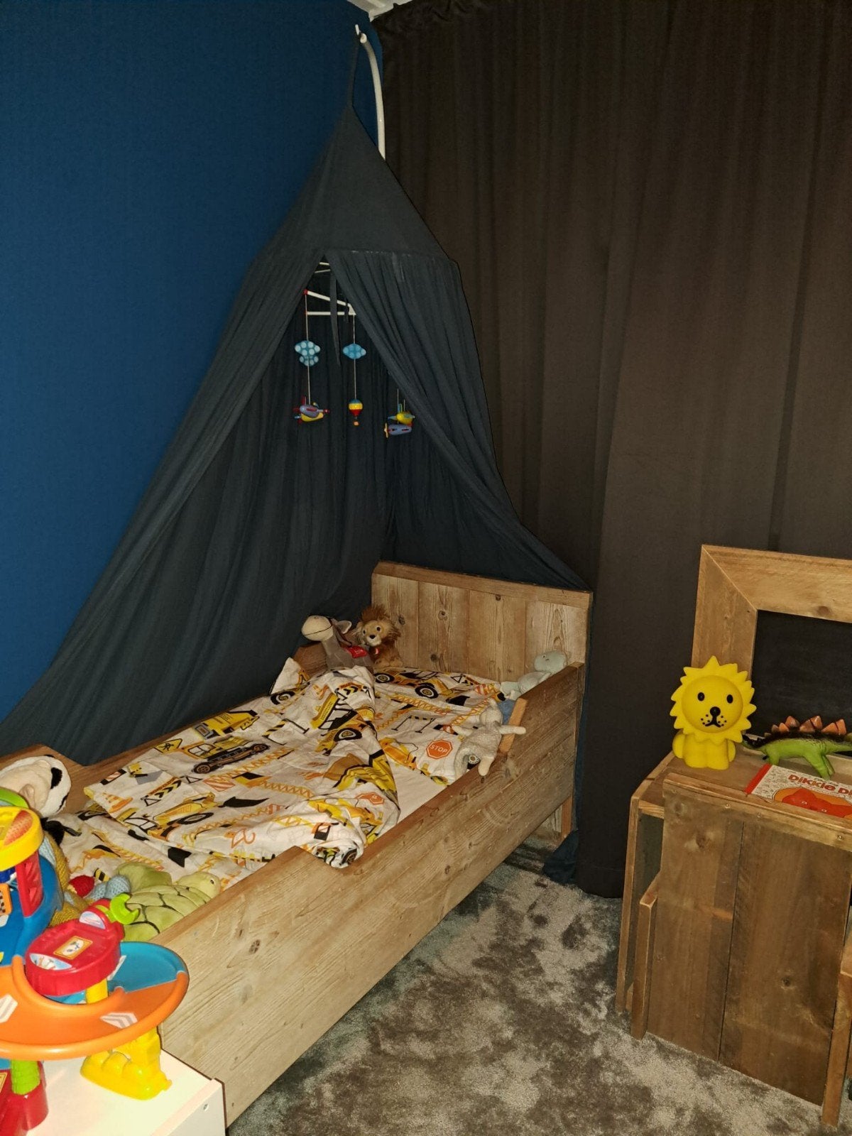 Steigerhouten peuterbed inclusief matras, Ophalen of Verzenden, Zo goed als nieuw, Lattenbodem