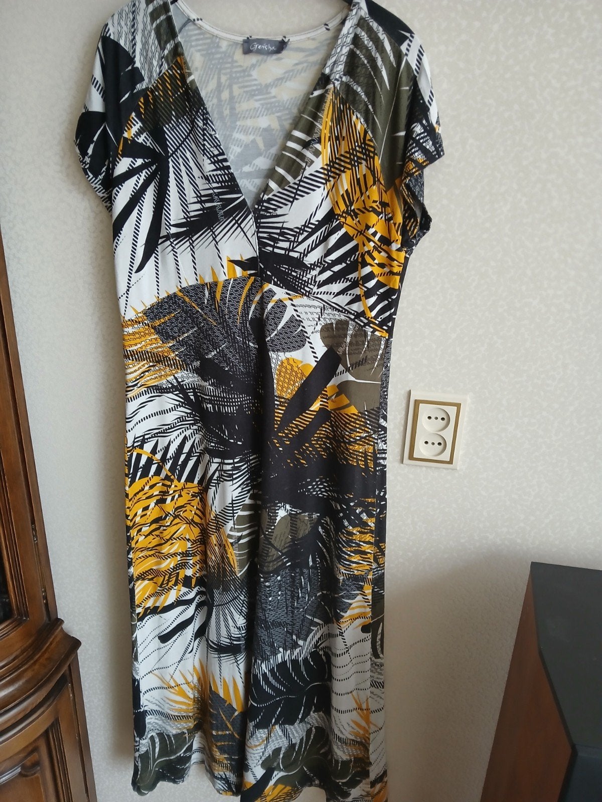 Mooie lange jurk Geisha maat M, Maat 38/40 (M), Geisha, Ophalen of Verzenden, Zo goed als nieuw