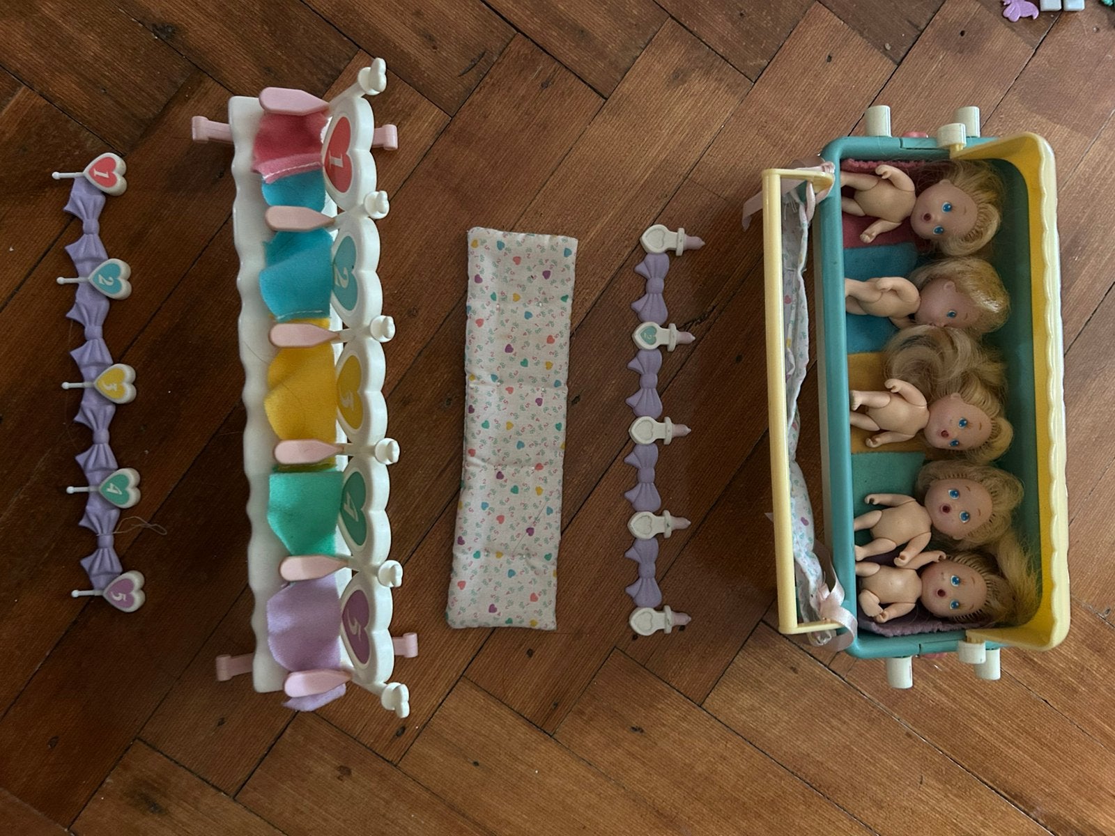 Tyco Quints kinderwagen en schommelstoel, met 5 poppetjes, Verzamelen, Ophalen of Verzenden, Gebruikt