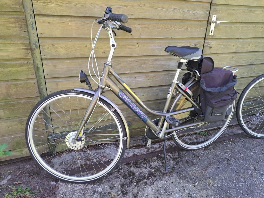 Giant Adelaide Damesfiets - 44 cm frame en Herenfiets 54 cm, Fietsen en Brommers, Fietsen | Dames | Damesfietsen, Ophalen, Versnellingen