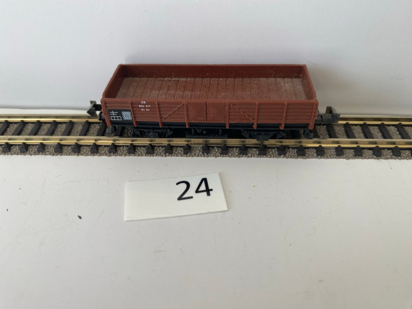 Minitrix N 9mm Off. Güterwagen 51 3170 00