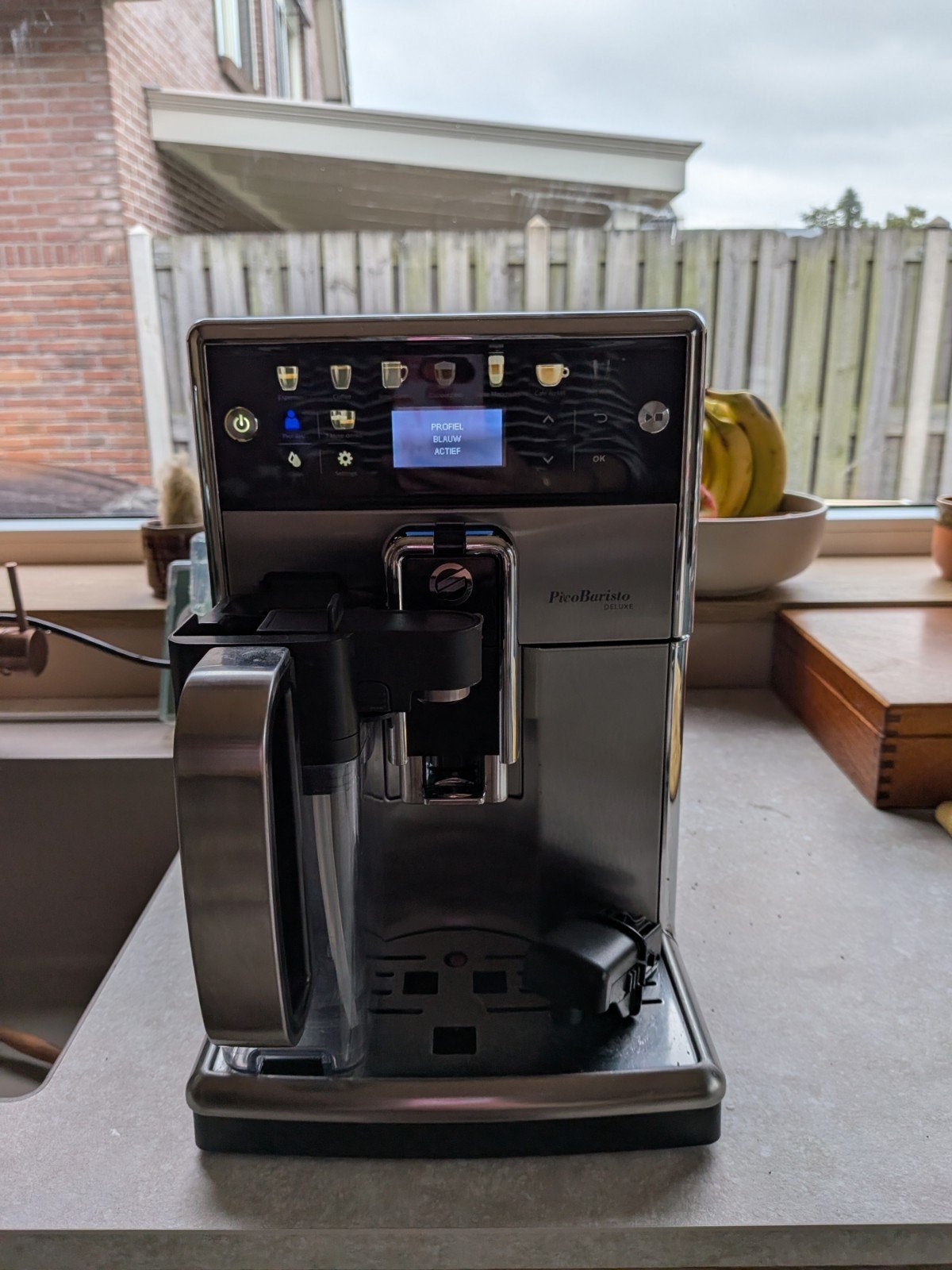 Saeco PicoBaristo Deluxe SM5573 volautomatische espressomach, Witgoed en Apparatuur, Afneembaar waterreservoir, Koffiemachine