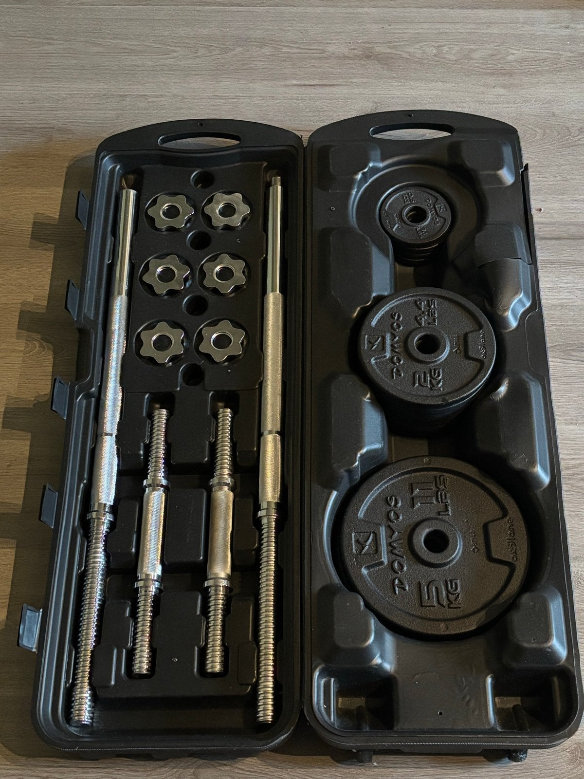 Domyos Halterset 50kg in koffer, Sport en Fitness, Fitnessmaterialen, Ophalen, Gebruikt, Armen, Halterset