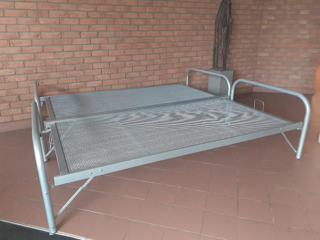 Bedden 2x 1 persoons onderschuif met wieltjes 90 x 200, Ophalen, Gebruikt, 90 cm, Tweepersoons