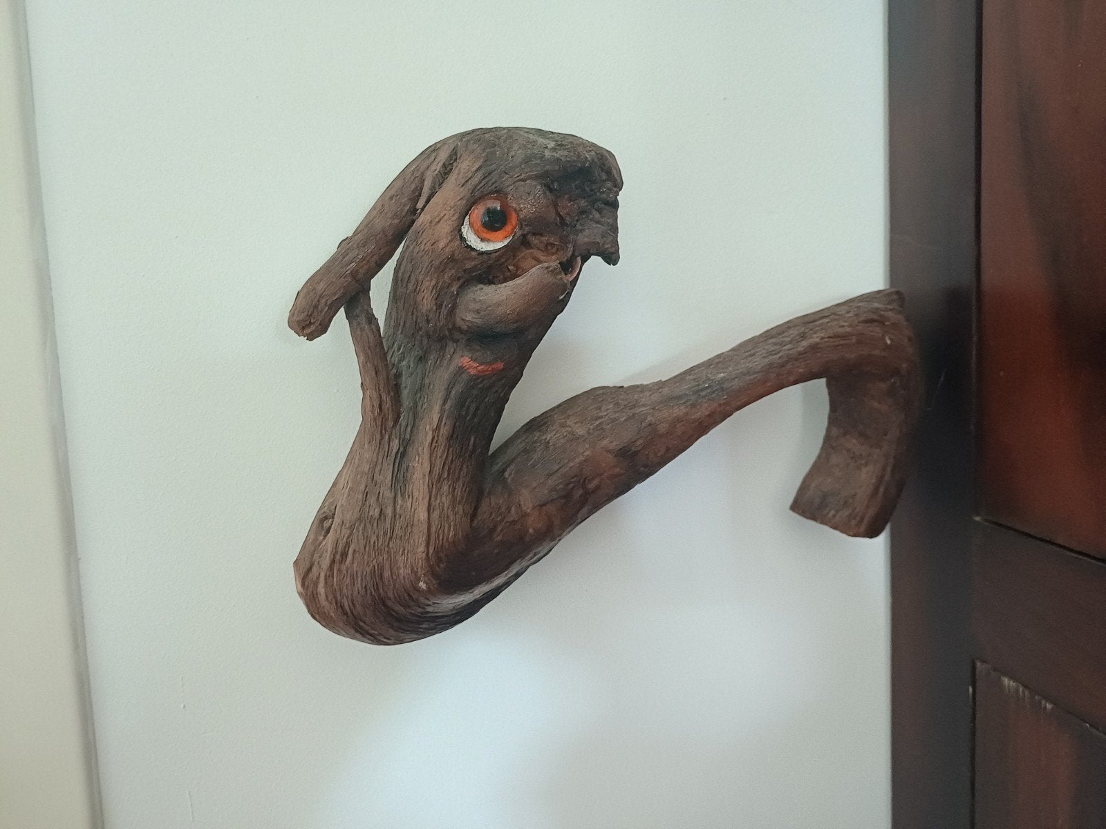 Uniek Houtsnijwerk: Abstracte Figuur van Drijfhout, Ophalen of Verzenden, Zo goed als nieuw, Beeldhouwkunst, FB of AB