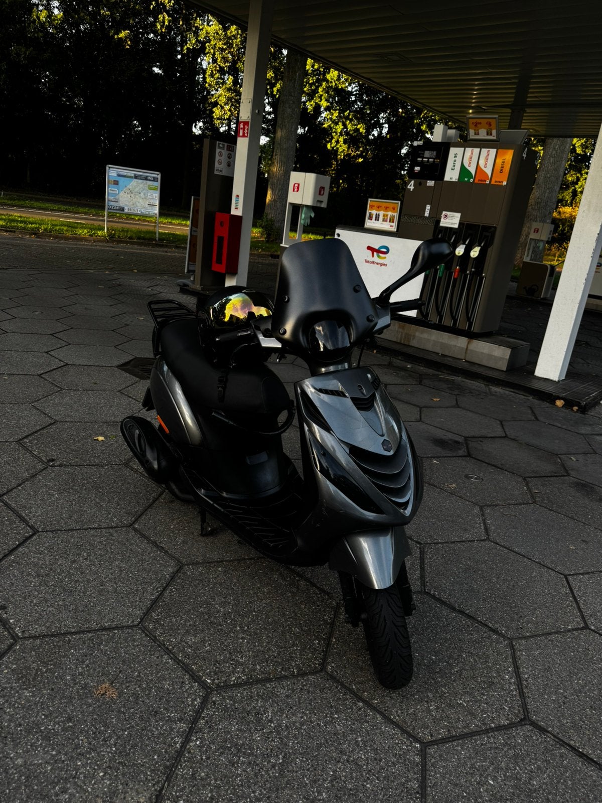 Piaggo Zip 4t, Fietsen en Brommers, Ophalen, Maximaal 45 km/u, Zip, Zo goed als nieuw