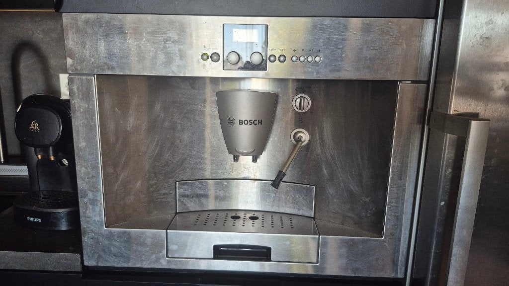 Bosch koffiemachine, Witgoed en Apparatuur, Koffiezetapparaten, Ophalen, Koffiemachine, Koffiebonen, Niet werkend