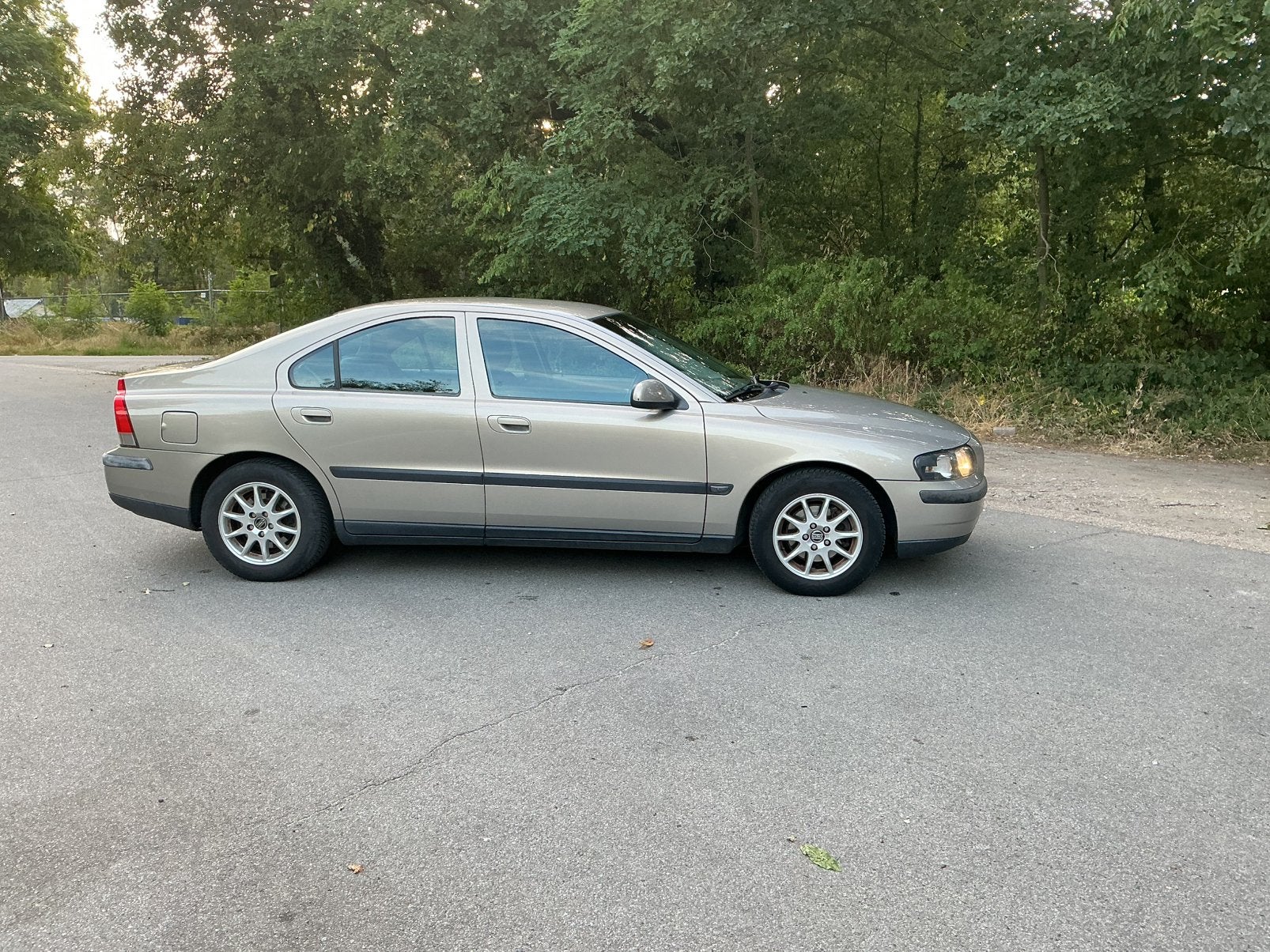 Volvo S60 2.4 140PK 2002 Beige, Auto's, Volvo, Particulier, S60, Achteruitrijcamera, Airconditioning, Automatische klimaatregeling