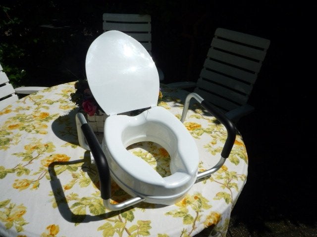 WC toiletverhoger brandschoon klep zgan, Diversen, Verpleegmiddelen, Ophalen of Verzenden, Zo goed als nieuw