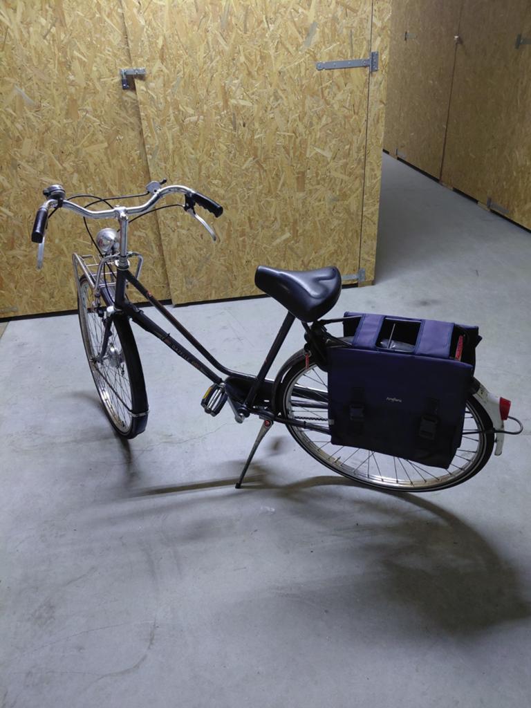 Gazelle omafiets met voordrager en fietstassen, Fietsen en Brommers, Fietsen | Dames | Damesfietsen, Ophalen, Gazelle, Velgrem