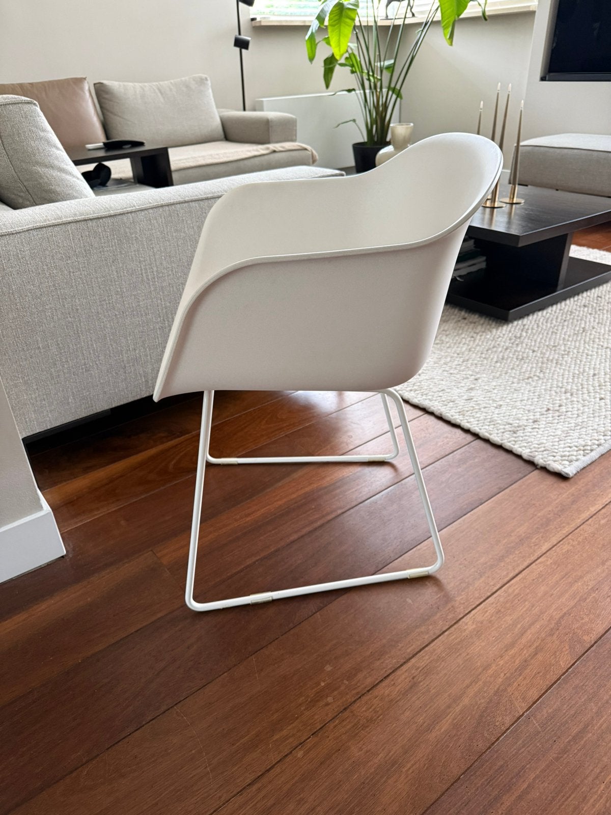 Muuto disign woodfiber chair, Ophalen, Zo goed als nieuw, Eén