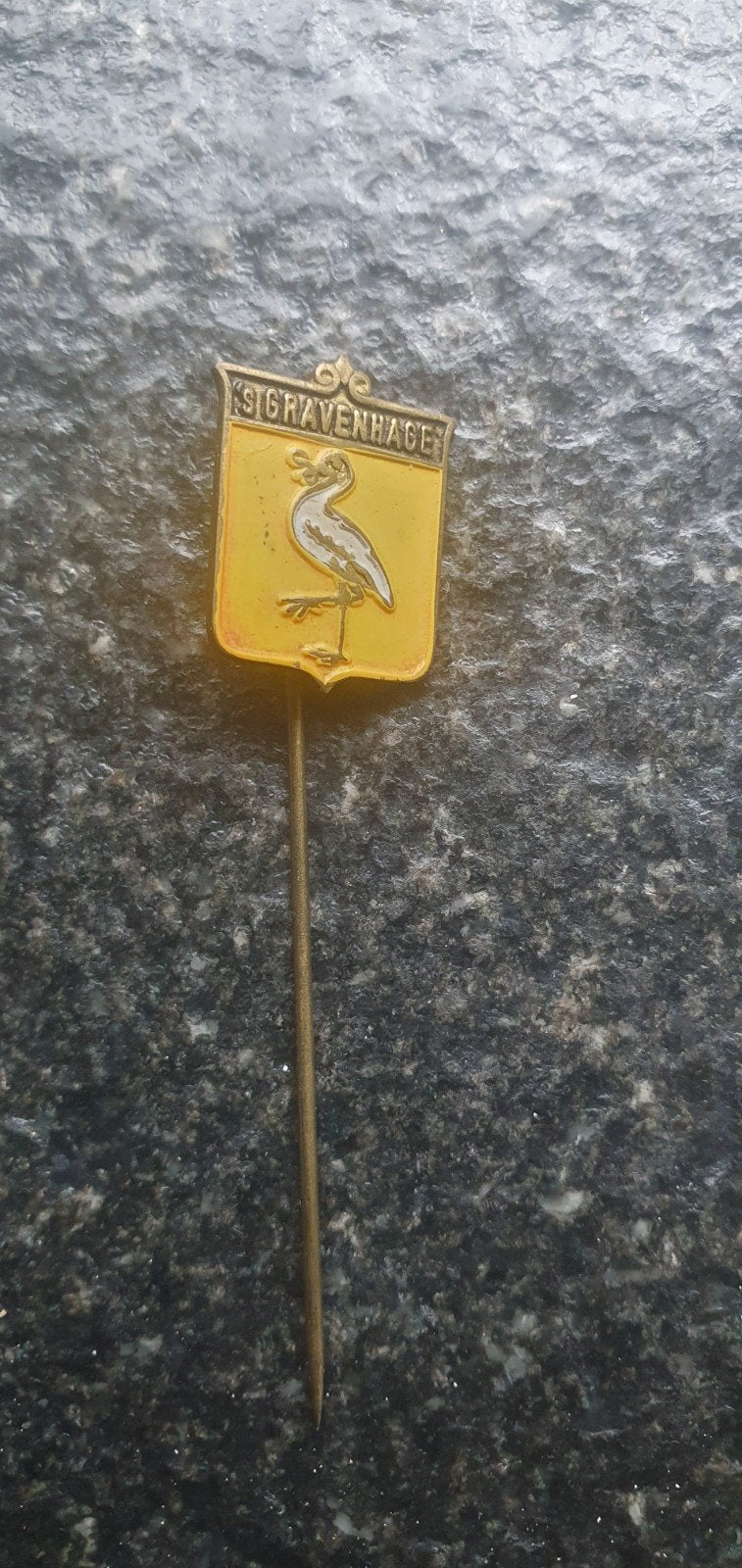 Vintage speldje 's Gravenhage ooievaar, Ophalen of Verzenden, Gebruikt, Stad of Land, Speldje of Pin