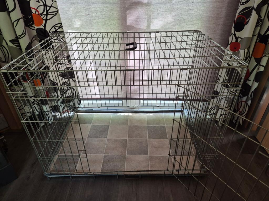 Bench te koop voor grote hond: inklapbaar, zilverkleurig,, Dieren en Toebehoren, Hondenhokken, Ophalen of Verzenden, Zo goed als nieuw