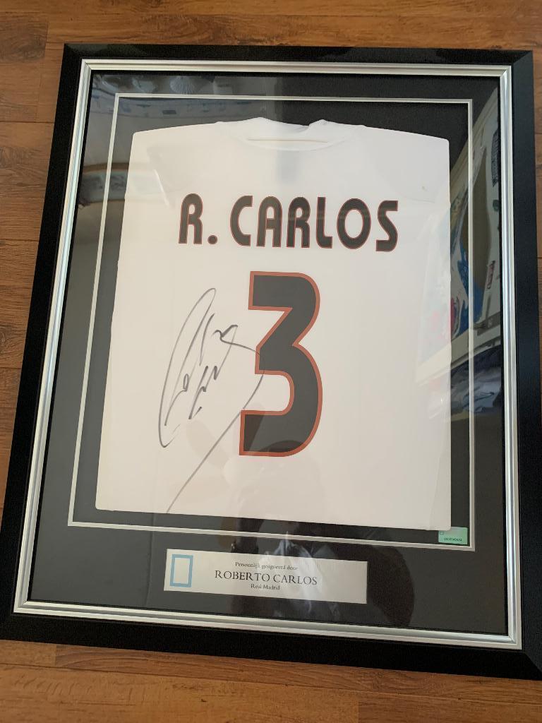 Gesigneerd shirt Roberto Carlos, Verzamelen, Sportartikelen en Voetbal, Ophalen, Nieuw, Buitenlandse clubs, Shirt