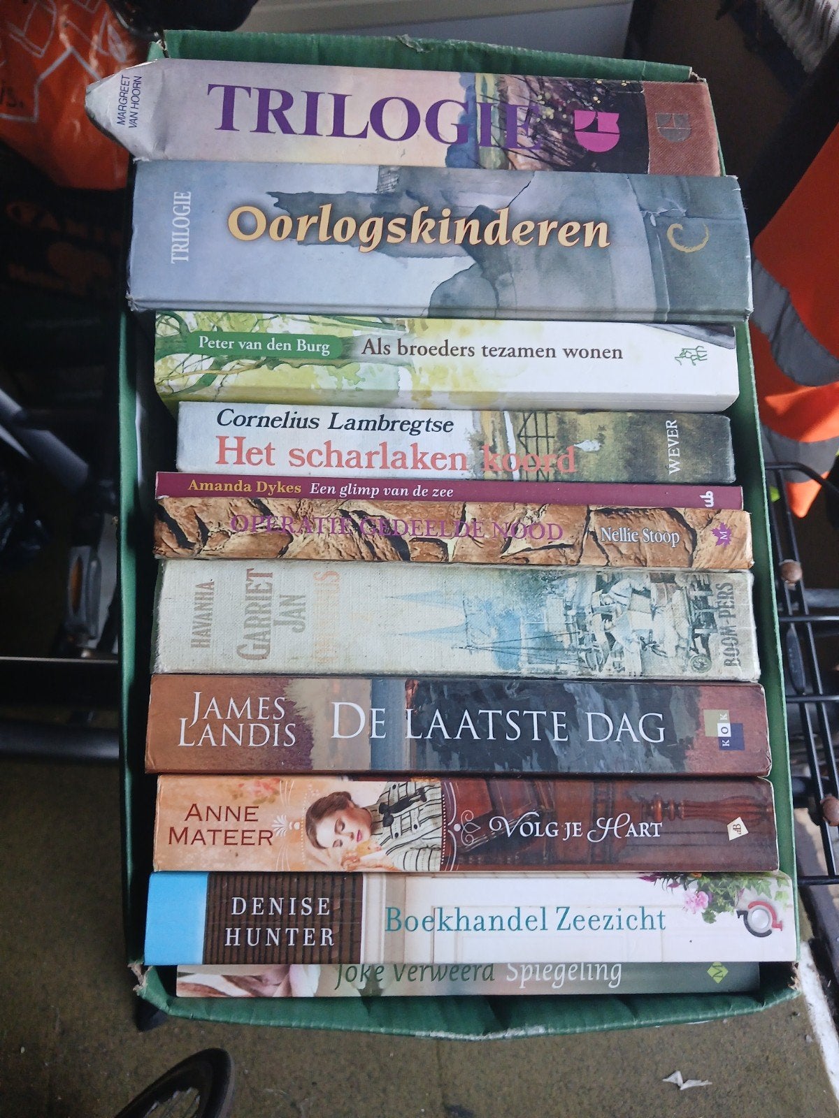 Diverse boeken: Trilogies, romans en meer, Ophalen of Verzenden, Gelezen, Diverse auteurs, Nederland