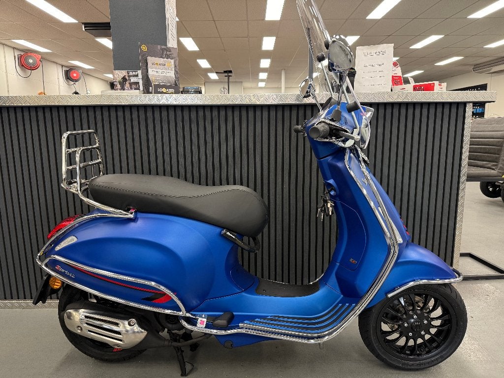 Vespa Sprint Brom Mat Blauw E4 45KM BJ 2019 Beugelset alarm, Ophalen, Overige modellen, Maximaal 45 km/u, Zo goed als nieuw