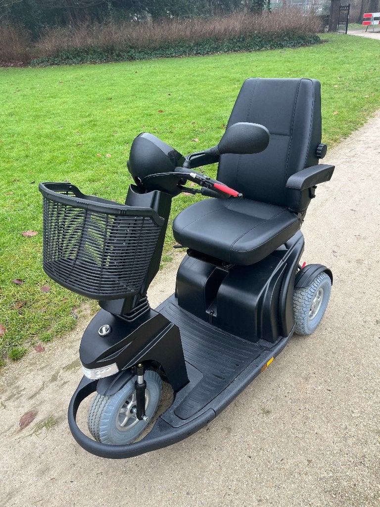 Te koop GEVRAAGD electrische rolstoel , scootmobiel., Ophalen, Zo goed als nieuw, Elektrische rolstoel