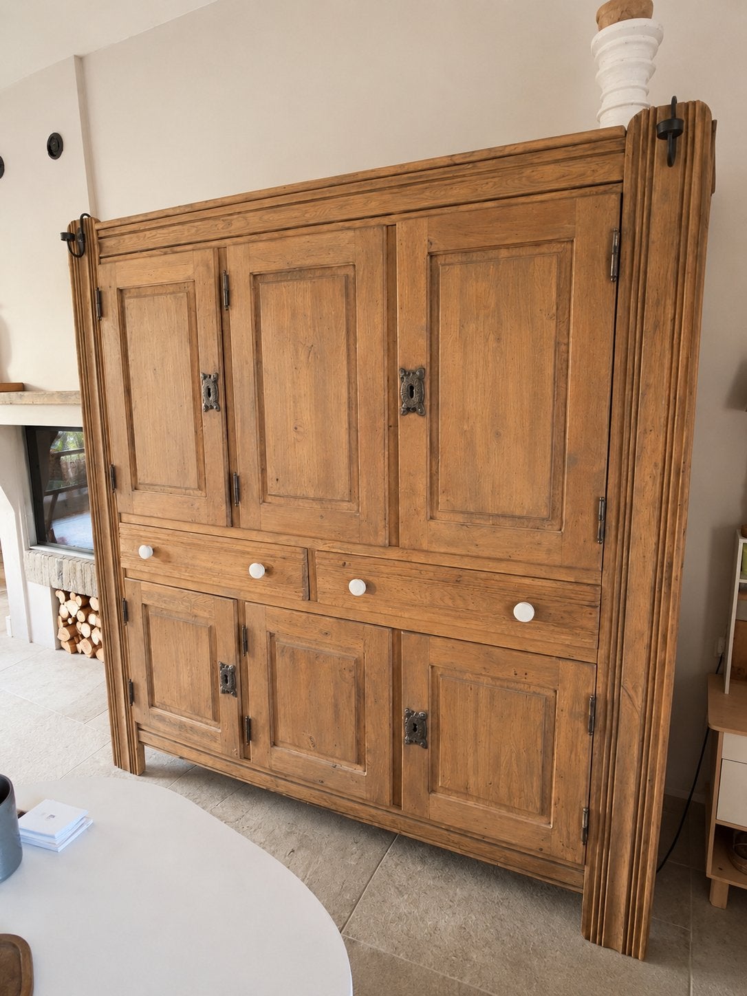 Massief eiken houten TV-buffet kast / met veel opbergruimte, Ophalen
