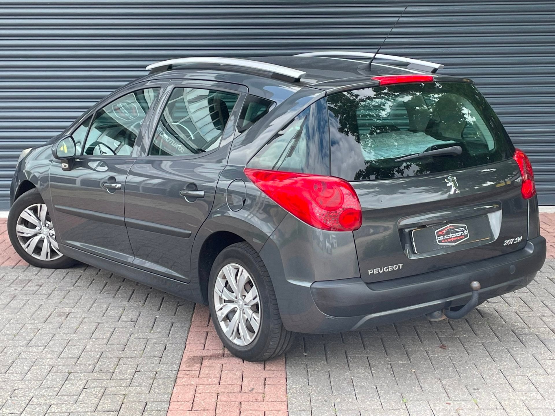 Peugeot 207 SW 1.4 VTi X-line Trekhaak | Airco | Cruise | El, Auto's, Voorwielaandrijving, Stof, Gebruikt, Zwart