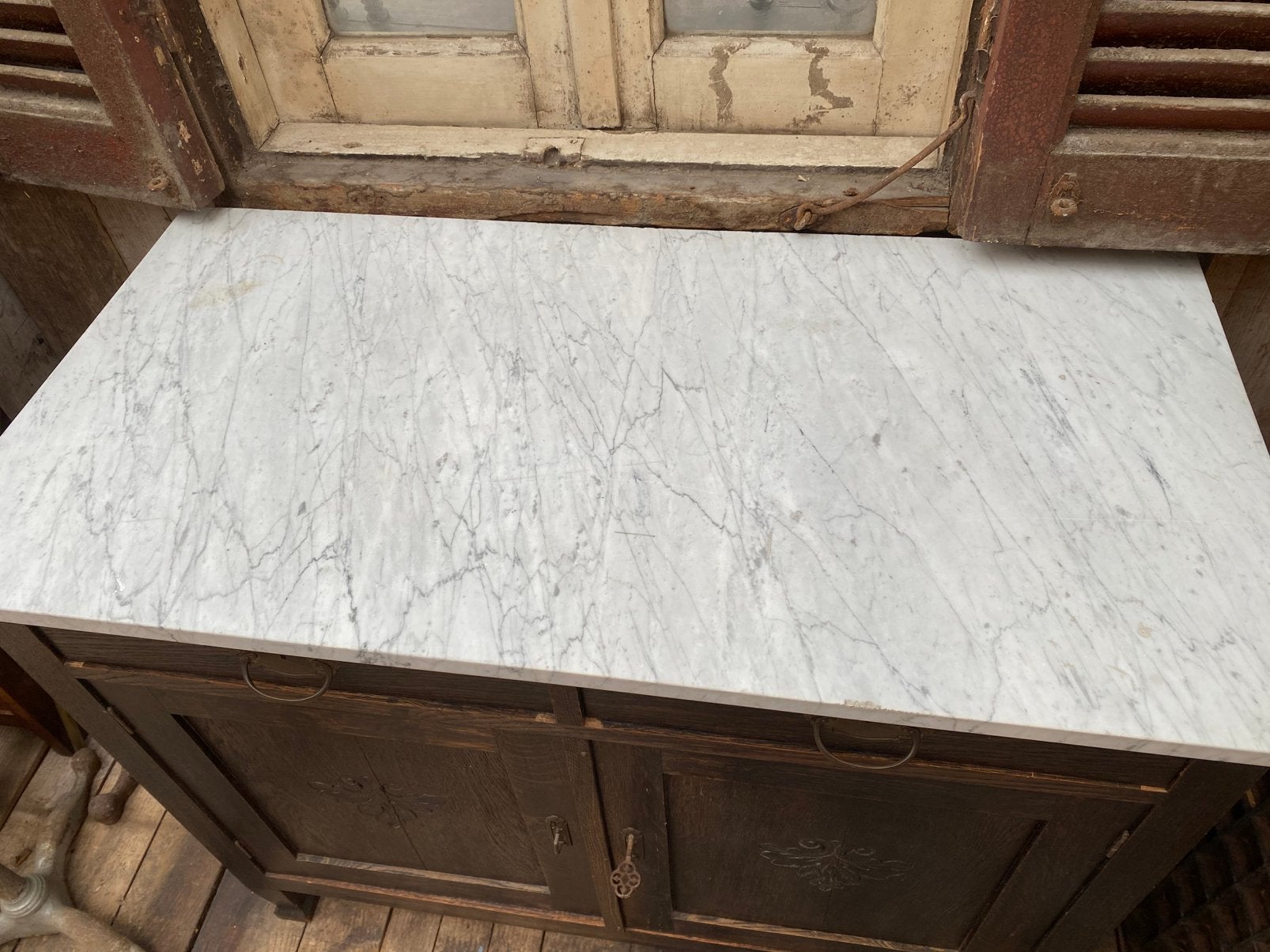 Frans commode kast met marmer, Ophalen
