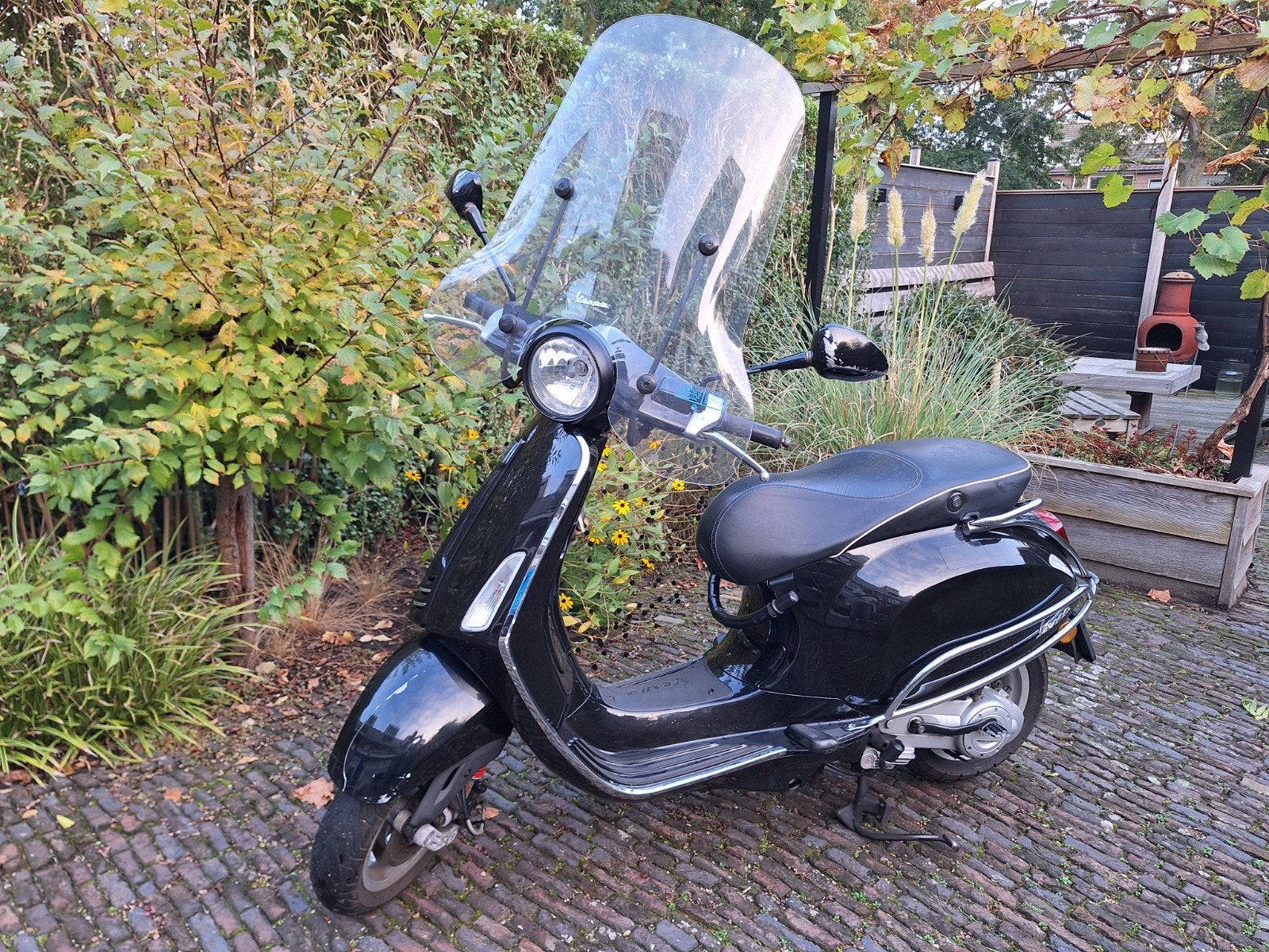 Mooie zwarte Vespa Primavera uit 2017, Fietsen en Brommers, Ophalen, Gebruikt, Overige typen, Vespa