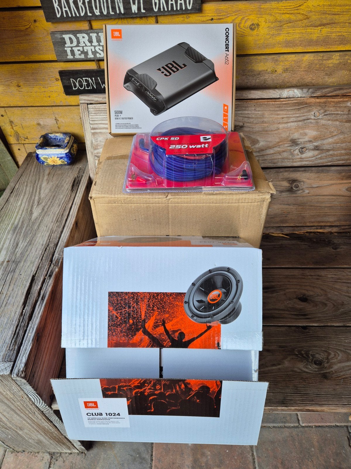 Complete nieuwe JBL sub Jbl versterker, kabelset en kist, Ophalen of Verzenden, Nieuw