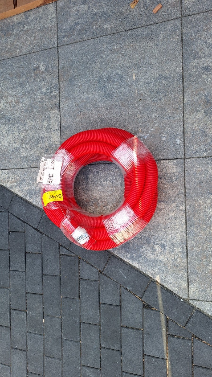 Nieuwe rode flexibele elektriciteitsbuis (SV40), Ophalen, Nieuw, Kabel of Snoer