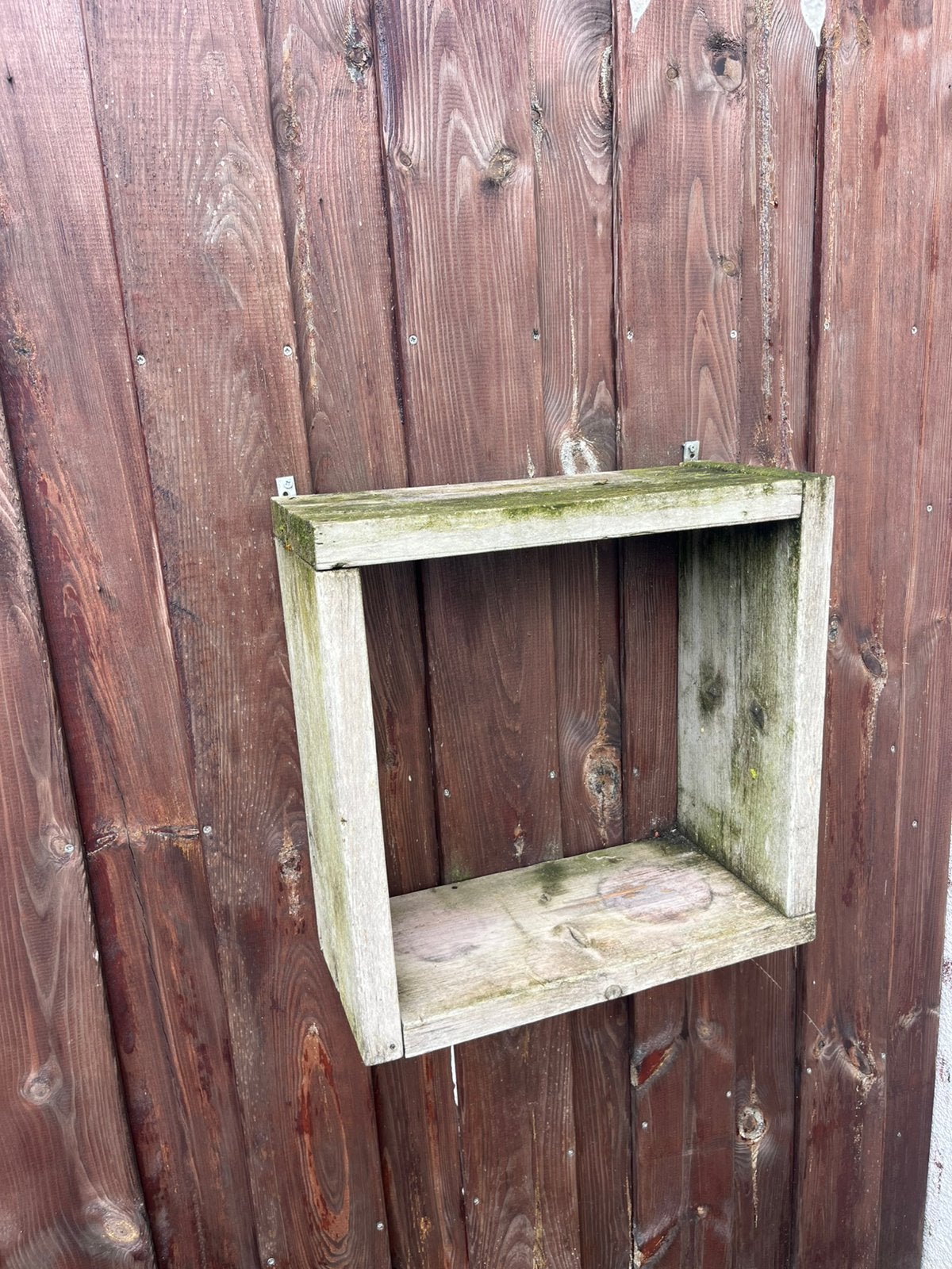 Gratis wandplank voor in de tuin, Ophalen, Zo goed als nieuw