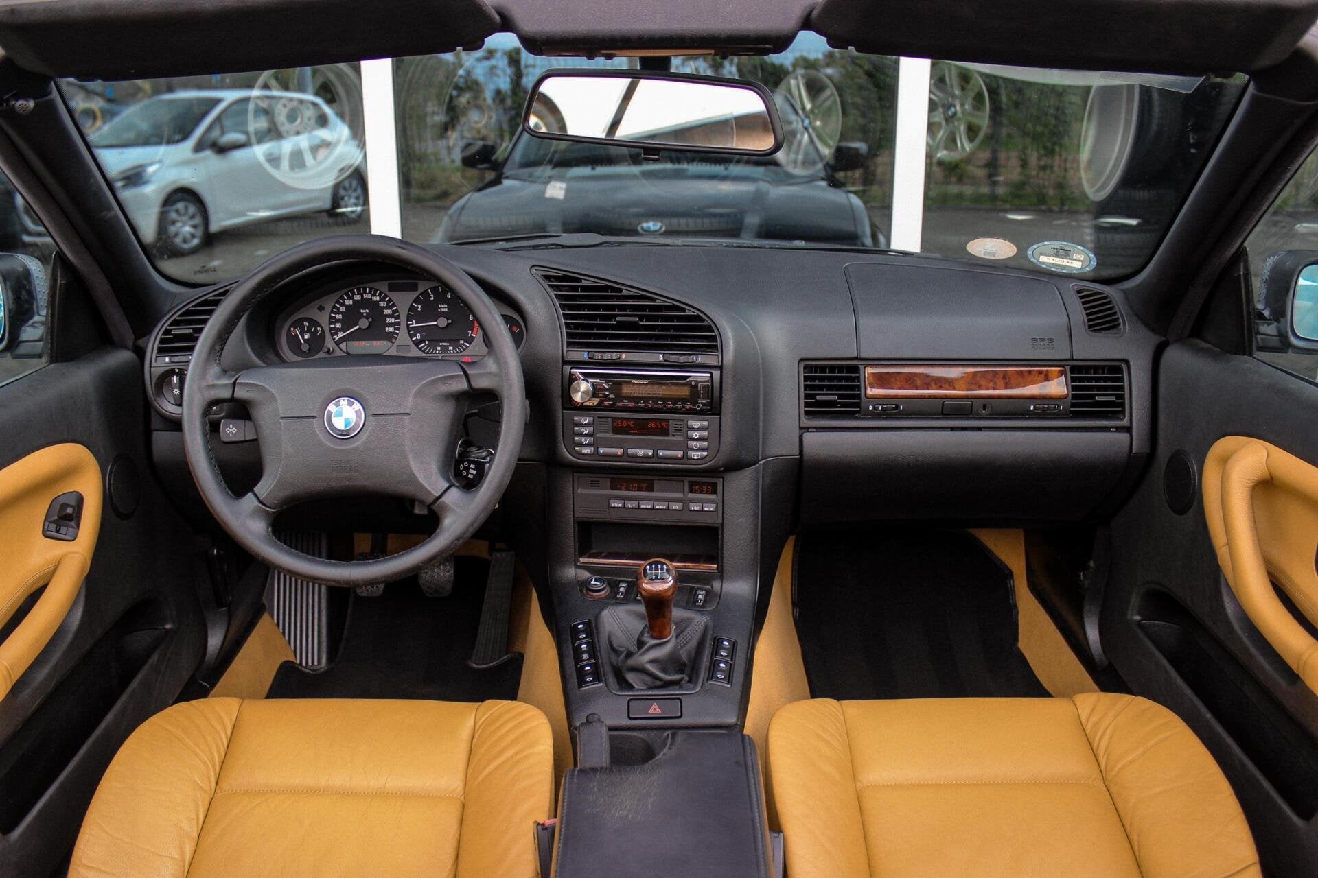 BMW 3-serie Cabrio 318i Executive | Origineel NL | Cruise co, Auto's, Euro 2, 1345 kg, Achterwielaandrijving, Gebruikt