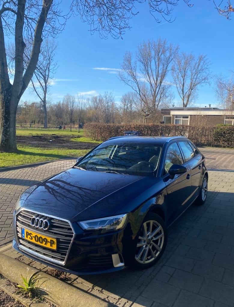 Audi A3 1.0 Tfsi 85KW Sportback S-tronic 2017 Blauw, Auto's, Stof, Blauw, 620 kg, Handgeschakeld