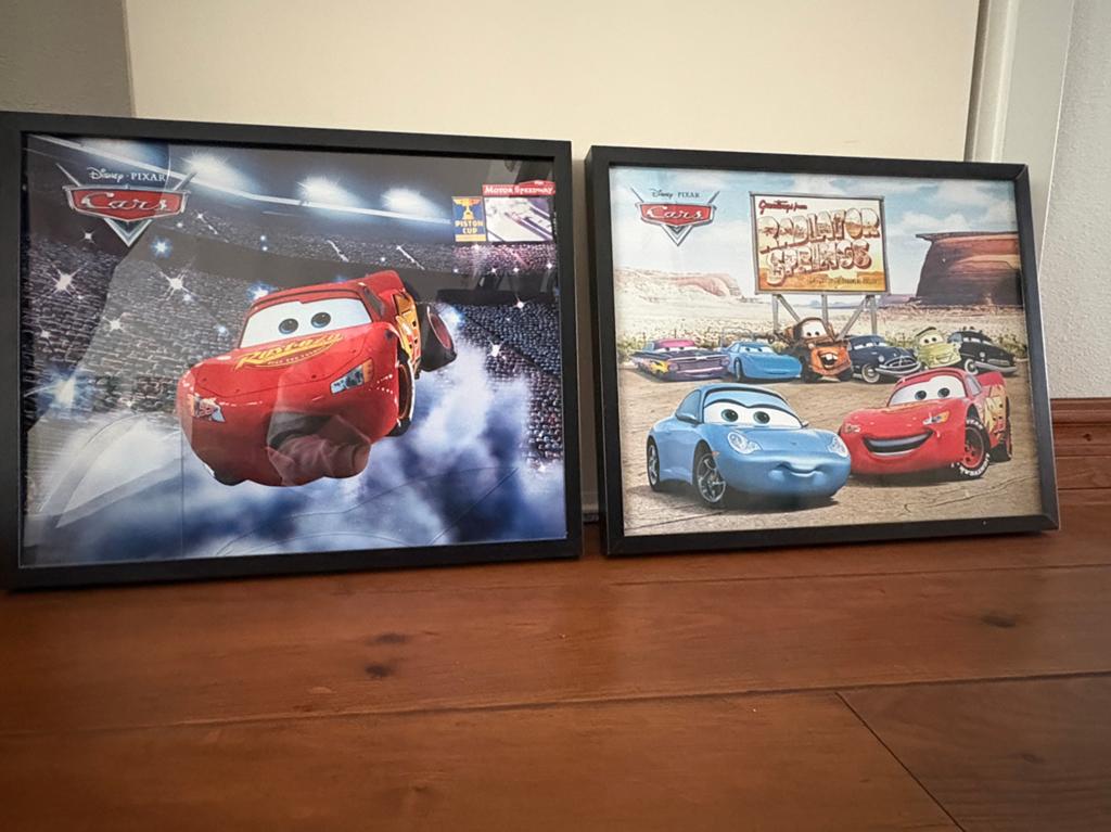 Disney Cars foto’s in lijst 43 x 53 centimeter., Huis en Inrichting, Woonaccessoires | Schilderijen, Tekeningen en Foto's, Ophalen of Verzenden