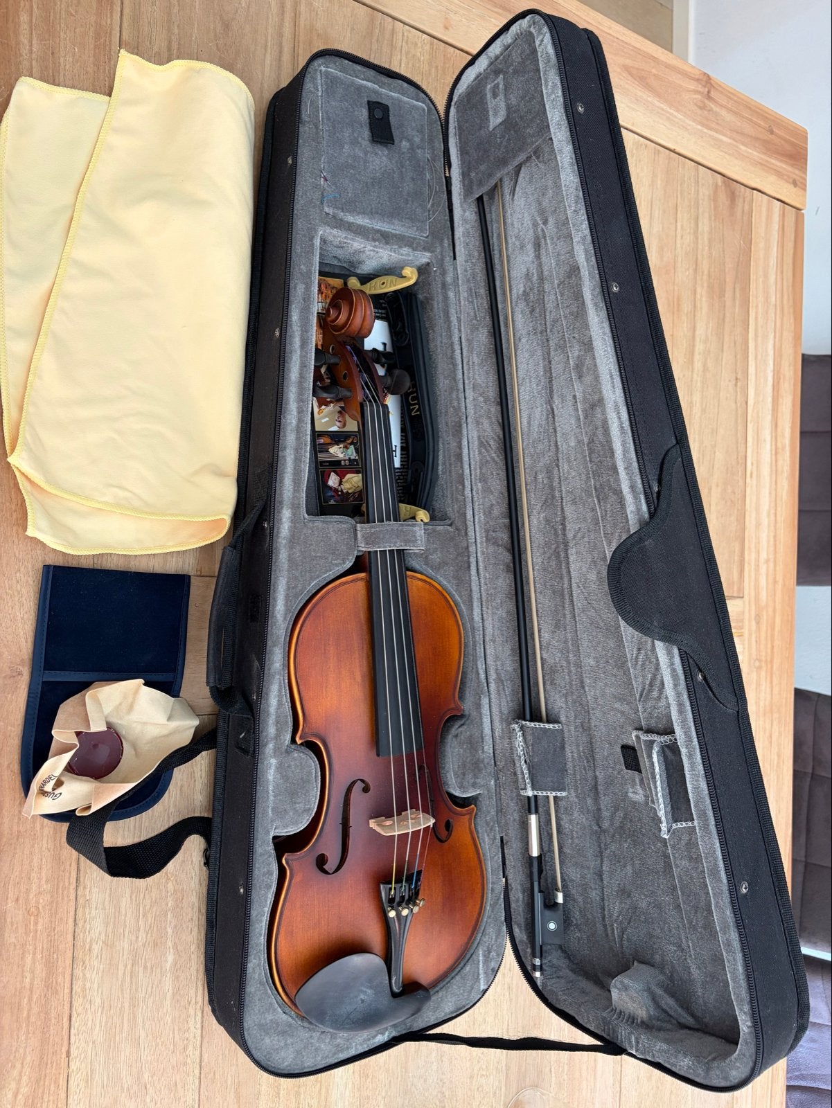 Student Vioolset 4/4 met accessoires en Bellacura set, Muziek en Instrumenten, Strijkinstrumenten | Violen en Altviolen, Ophalen