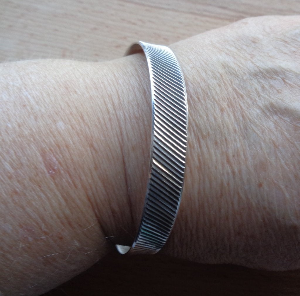 zilveren slavenarmband met decoratie rondom [084], Sieraden, Tassen en Uiterlijk, Verzenden, Zo goed als nieuw, Zilver, Zilver
